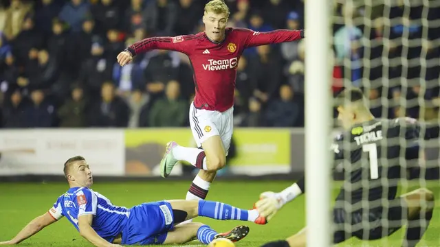Foto: Melihat Usaha Keras Pemain MU saat Menaklukkan Wigan Athletic di FA Cup