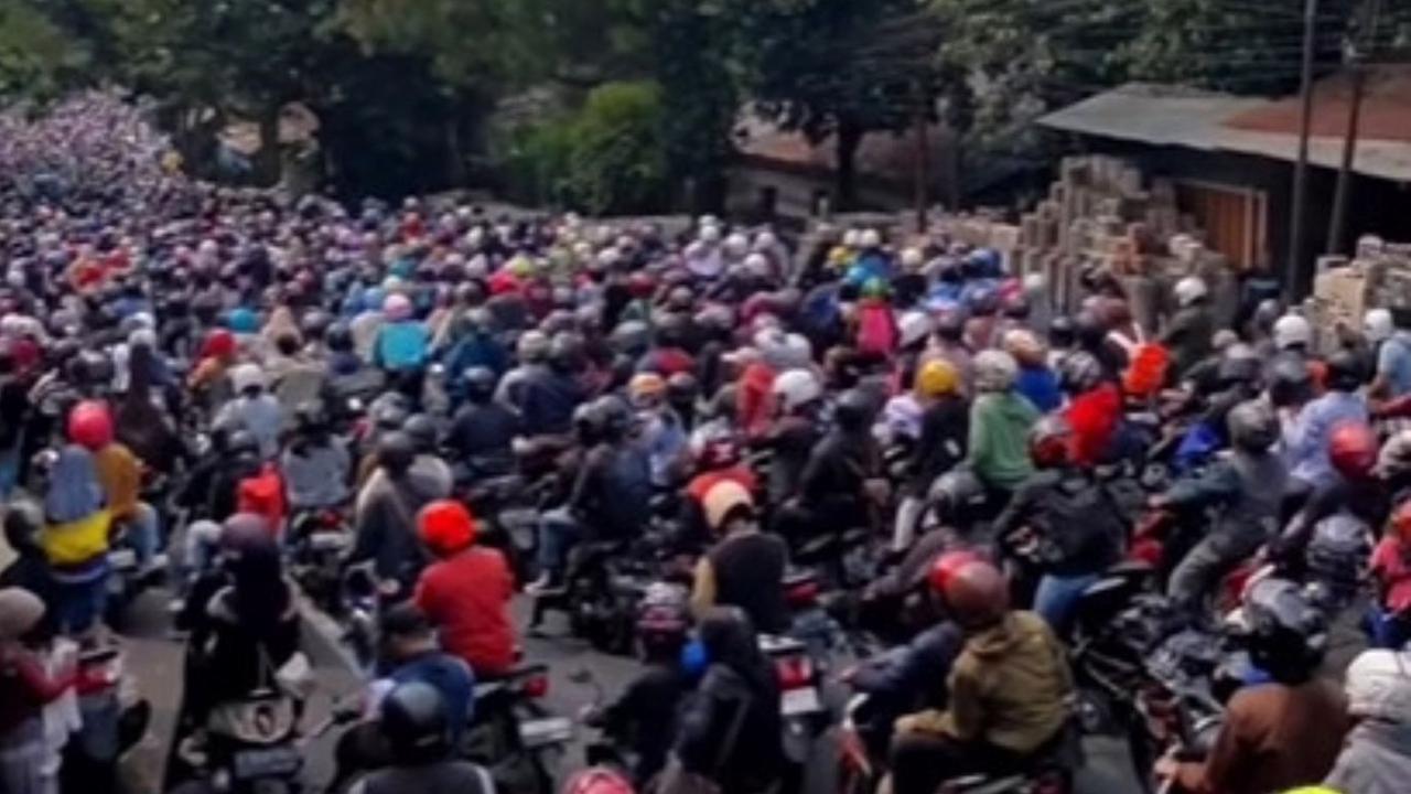 Ternyata Ini Penyebab Kemacetan Parah di Jalur Puncak saat Libur Panjang Maulid Nabi