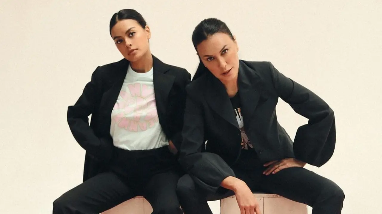 Sophia Latjuba dan Eva Celia