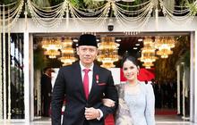 6 Potret Cantik Annisa Pohan Pakai Kebaya Biru Muda Dampingi AHY Hadiri Pelantikan Prabowo-Gibran di Gedung MPR