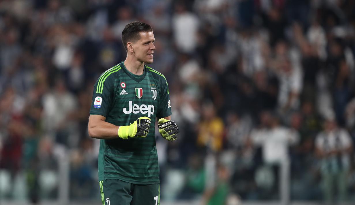 5. Wojciech Szczesny - Bahkan kiper Juventus itu saja tidak mampu menuliskan namanya di sebuah kertas. Itulah gambaran para pemain Juventus yang begitu sulit mengeja nama kiper timnas Polandia tersebut. (AFP/Issabella Bonotto)
