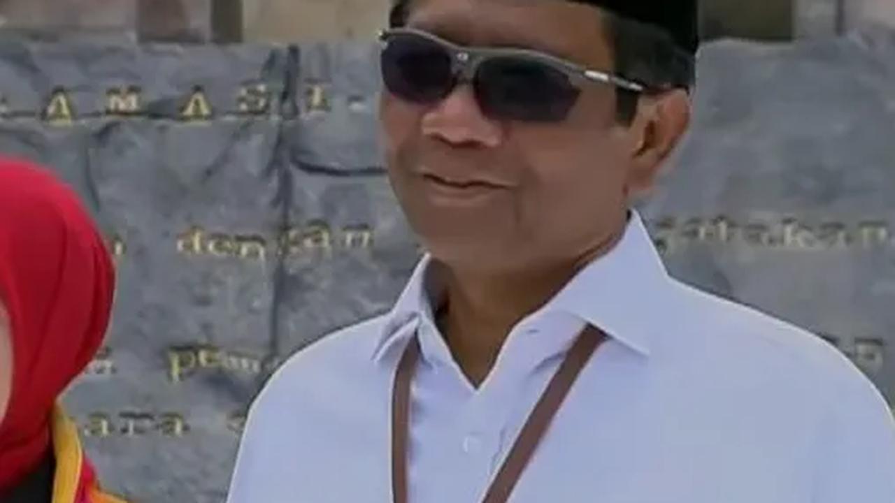 Mahfud: Saya Pakai Baju Putih yang 5 Tahun Lalu Disiapkan Daftar ke KPU