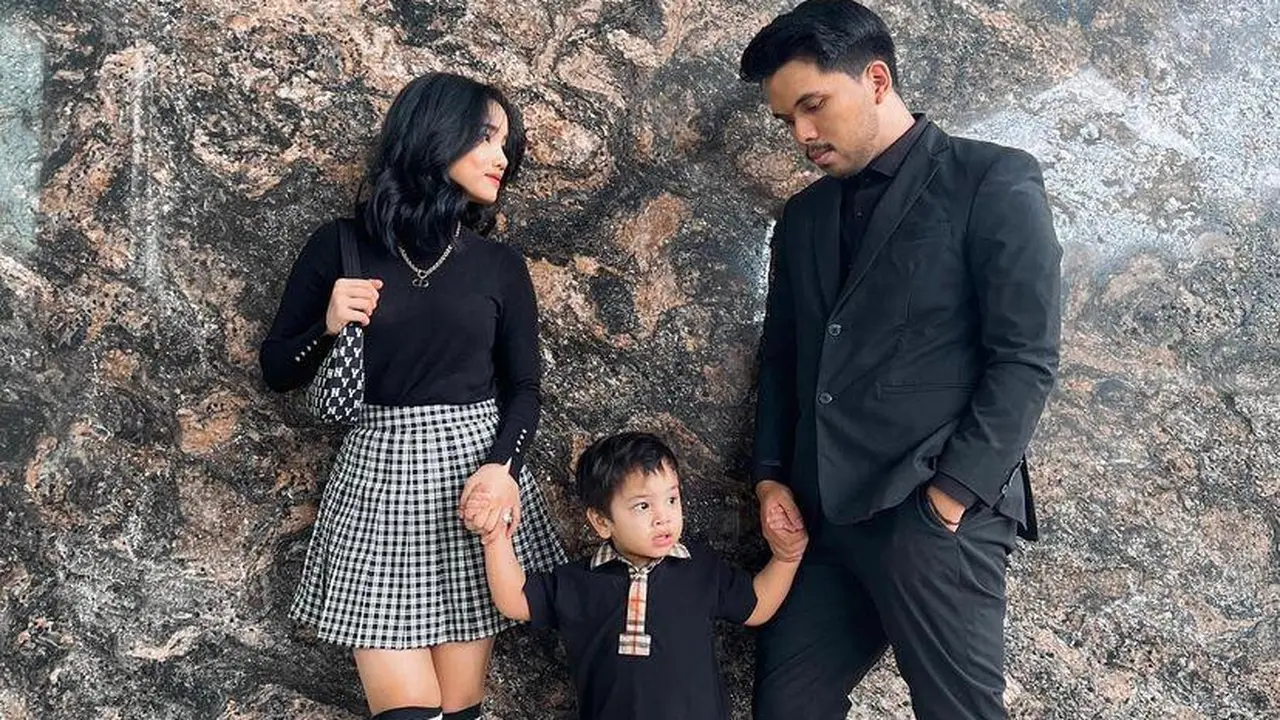 Umumkan Putus, Intip Lagi 6 Gaya Fuji dan Thariq Halilintar yang Kompak dan Stylish
