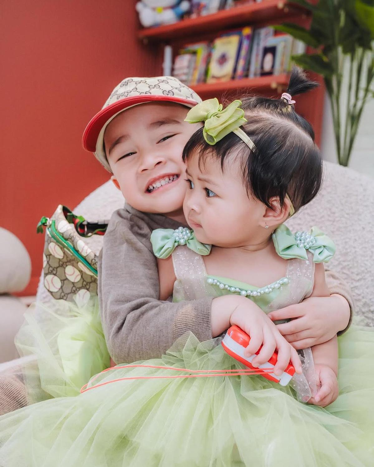Rebutan Baby Lily, Rafathar Bercanda Sebut Rayyanza Anak Sus Rini