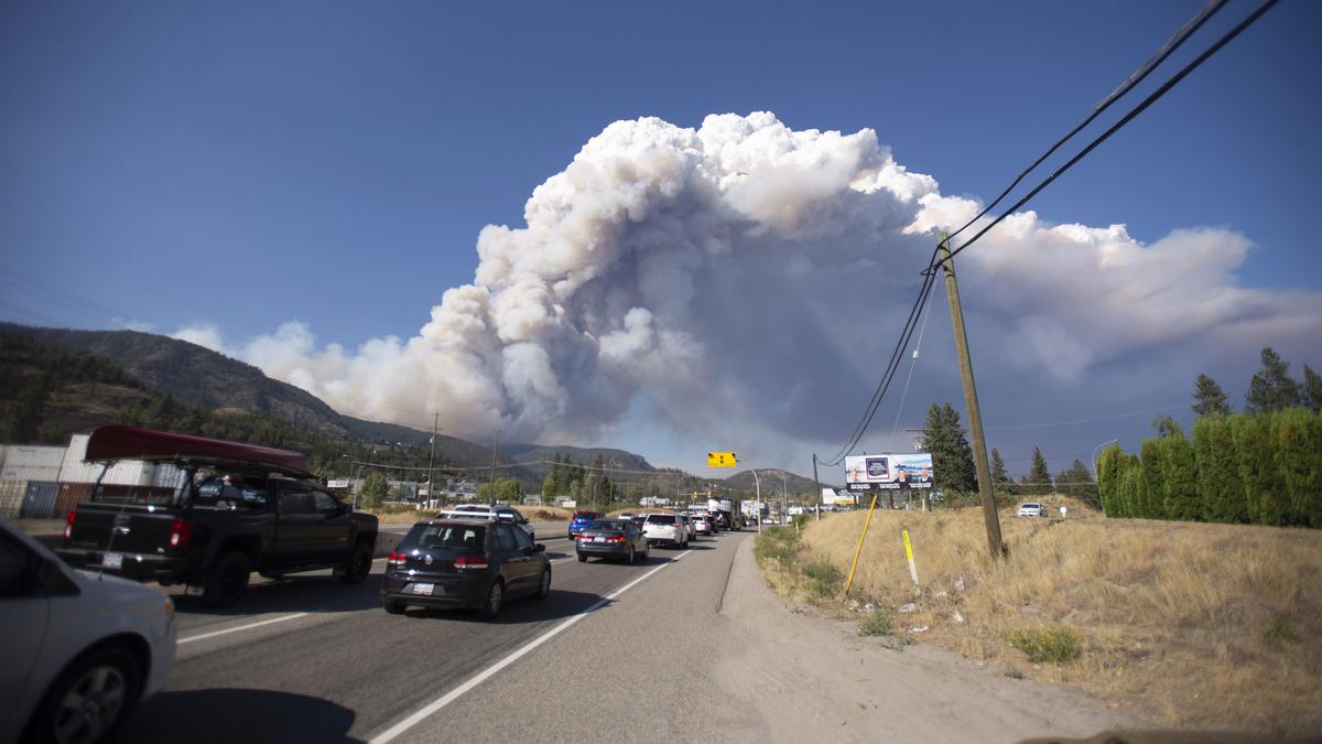 Forest fires in Canada, 20,000 residents evacuated