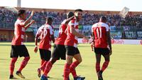 Fabiano Beltrame memborong dua gol saat Madura United mengalahkan Persib Bandung 2-1, Jumat (4/5/2018) di Stadion Gelora Ratu Pamelingan, Pamekasan. (Bola.com/Aditya Wany)