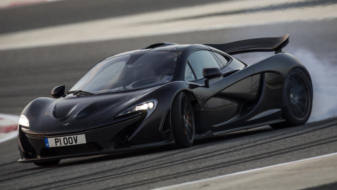 McLaren P1 menggunakan mesin 3.800cc Bi-Turbo V8 yang dipadukan dengan motor listrik.  Dapur pacunya mampu menghantarkan tenaga hingga 903 hp.  Angka akselerasi mobil ini juga sangat cepat, 0-100 km/jam dapat ditempuh hanya dalam waktu 2,8 detik saja.  Desainnya juga sangat agresif, cantik dan futuristik di bagian belakang.  (Sumber: topgear.com)
