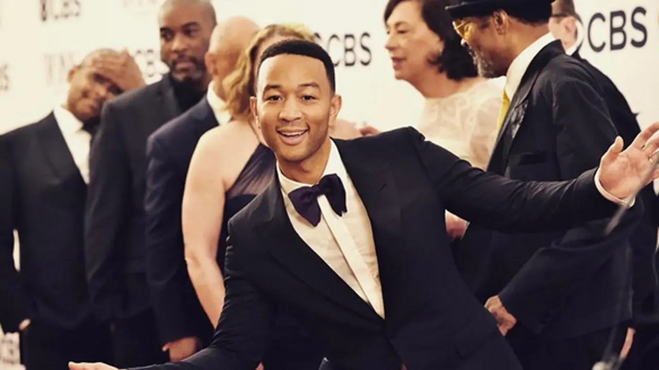 [Bintang] Chrissy Teigen di Hari Ayah