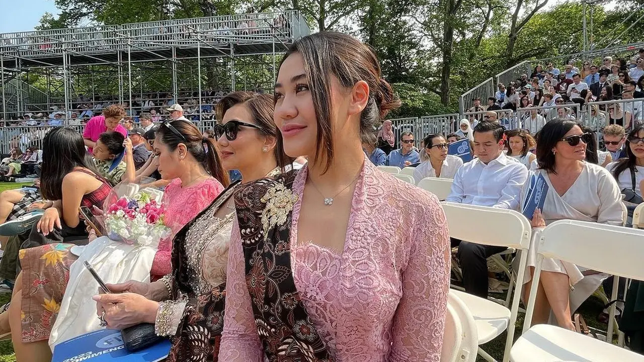 [Fimela] Aaliyah dan Zahwa Massaid