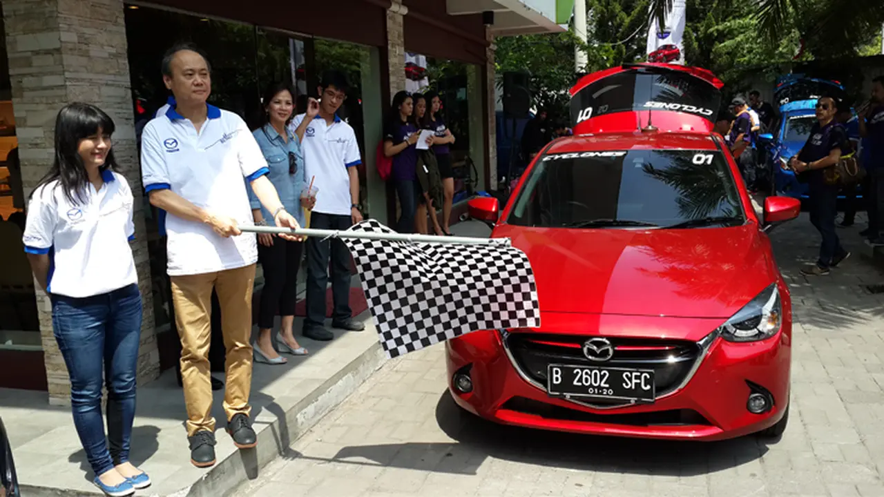 Adu Irit All New Mazda2 Lintasi Tiga Pulau Dimulai!
