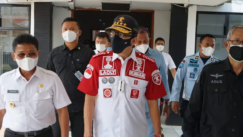 Menkumham Yasonna Laoly saat melihat penampakan Lapas Kelas I Tangerang usai kebakaran, Rabu (8/9/2021)