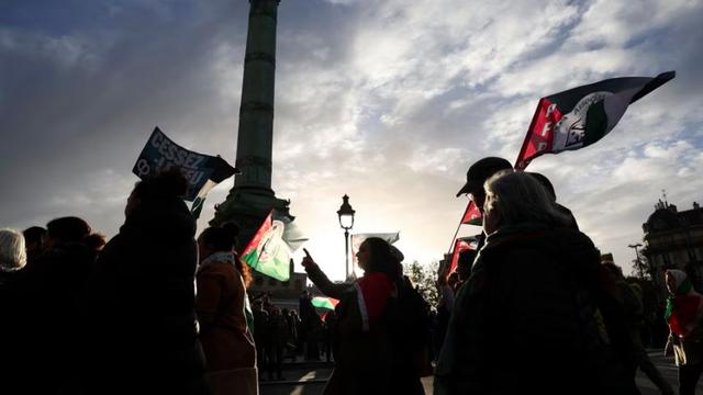 Deretan Potret Massa Lakukan Aksi Demo Dukung Palestina di Berbagai Negara