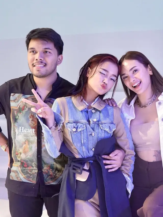 Fuji tampil di catwalk JFW 2023 (Foto: Instagram fuji_an)