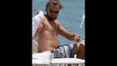 Tampang Leonardo  yang brewok membuat yang melihatnya pangling. Ditambah perutnya yang terlihat sedikit buncit (Dailymail.co.uk)