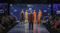 Eksotika Wastra Lumajang Karya Wignyo di Semarang Fashion Trend 2022. foto: istimewa