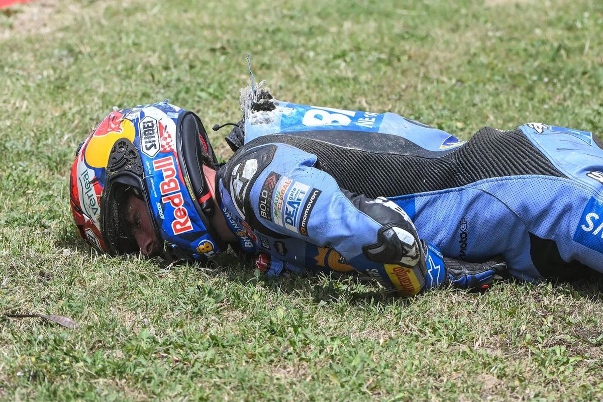 FOTO: Detik Detik Alex Marquez Terlempar dalam Kecelakaan Horor MotoGP Catalunya 2026