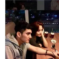 Siti Badriah beberapa kali memposting foto dengan pria arab di akun Instagramnya. Pria yang diakuinya sebagai seorang sahabat itu, ternyata sudah pernah dikenalkan kepada orangtua Siti Badriah.