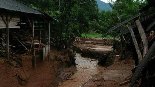 Kisah Mahasiswi dan Tukang Ojek Nyaris Jadi Korban Tewas Longsor Brebes