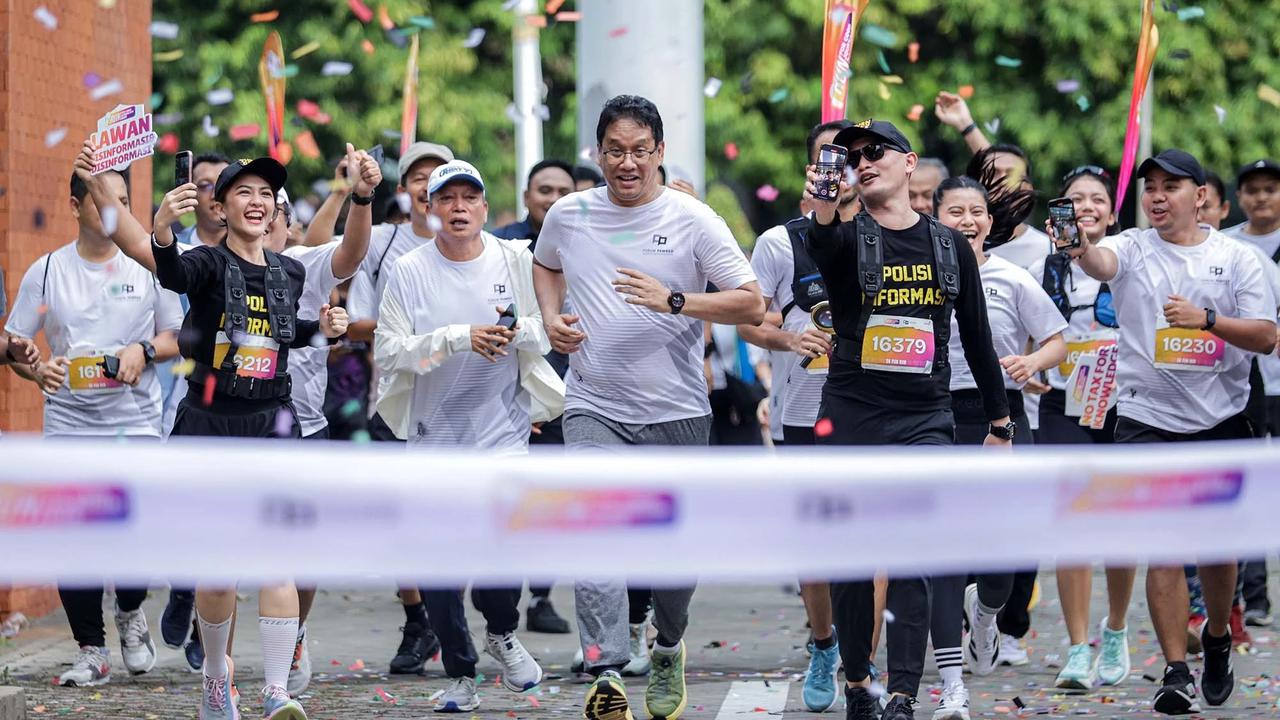 FOTO: Serunya Run for Good Journalism 2025 Bareng Menkeu Purbaya