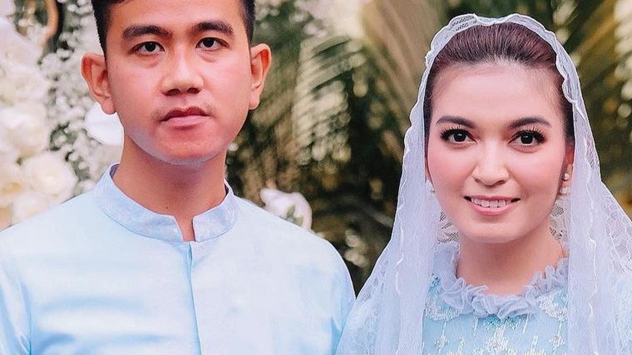 Tidak bisa dipungkiri, Selvi Ananda memang dikenal sebagai sosok wanita sekaligus istri pejabat yang memiliki paras cantik. Belum lama ini, Ibu dua anak ini kembali tampil memukau dalam sebuah acara.<br>