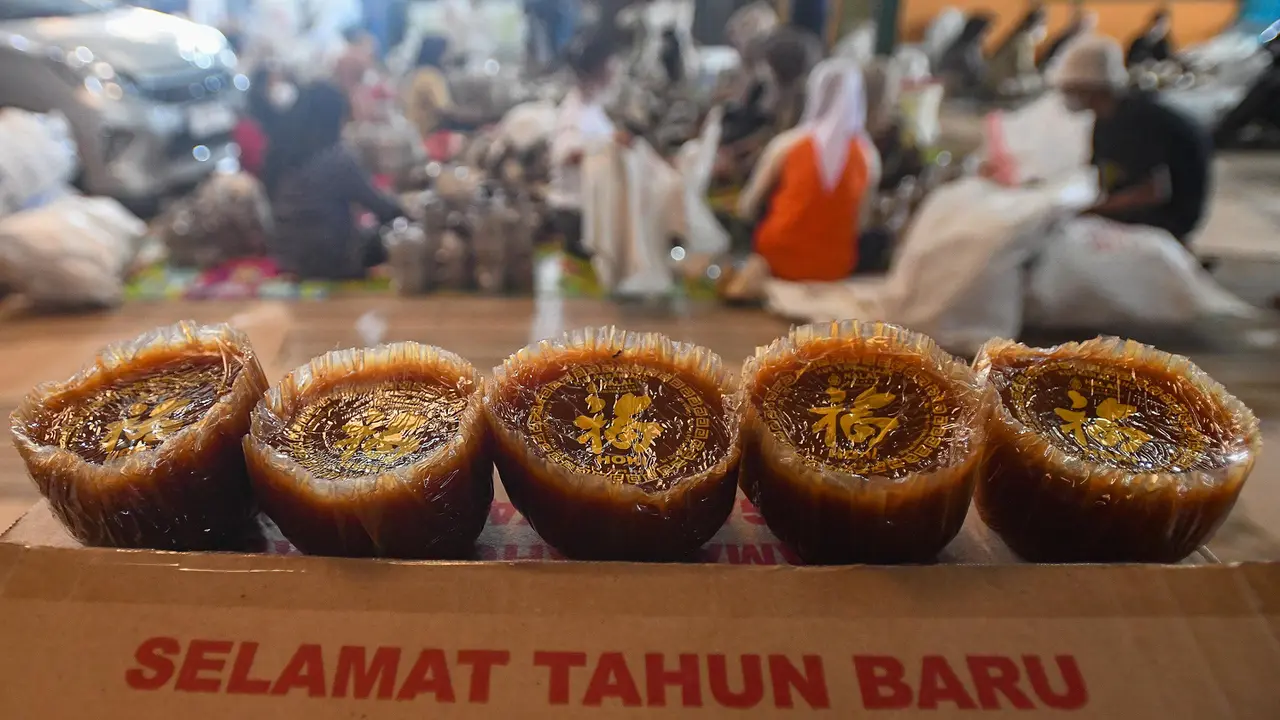Jelang Imlek, Permintaan Kue Keranjang Meningkat