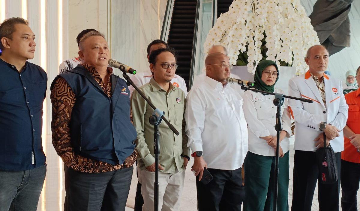 Sejauh ini proses administrasi pendaftaran AMIN sudah 85 persen. Salah satunya yakni terkait surat keterangan catatan kepolisian (SKCK) Cak Imin.<br>