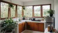 7 Inspirasi Dapur Kecil untuk Memasak Lama Tanpa Terasa Panas dan Sesak