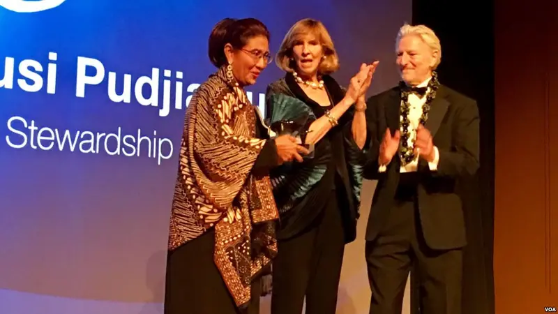 Menteri Susi Pudjiastuti Raih Peter Benchley Ocean Awards 