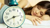 Berikut kebiasaan sebelum tidur yang harus Anda hindari sebelum tidur agar tidur tepat waktu dan tidak telat ke kantor.
