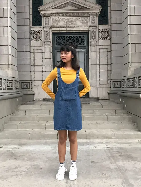 Meski sudah beranjak remaja, anak perempuan yang akrab disapa Mima ini tetap terlihat imut. Bergaya kekinian, namun Mima tetap tampil sesuai dengan usianya dan nampaknya ia juga akan menjadi calon idola para lelaki. (Instagram/mimashafa)