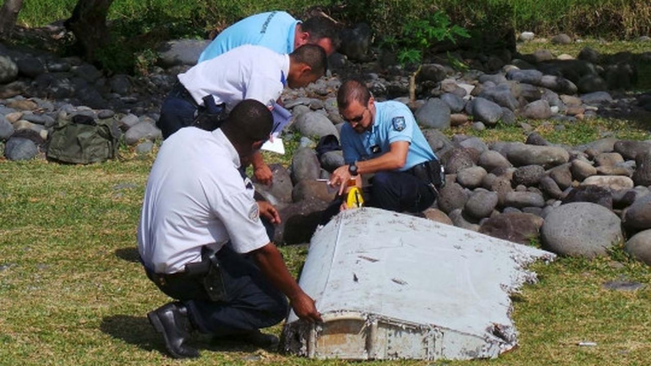 Ini wujud serpihan yang diduga puing Malaysia Airlines MH370