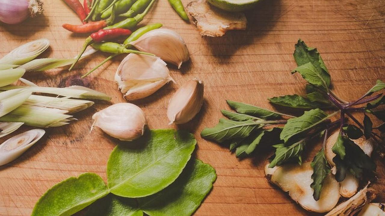 5 Bumbu Dapur Pengharum Masakan yang Membuat Hidangan Lebih Menggugah Selera