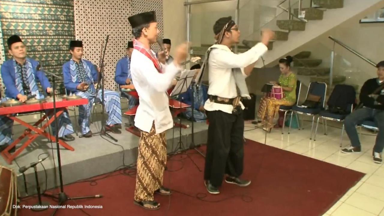 Berangkat dari Seni Pantun