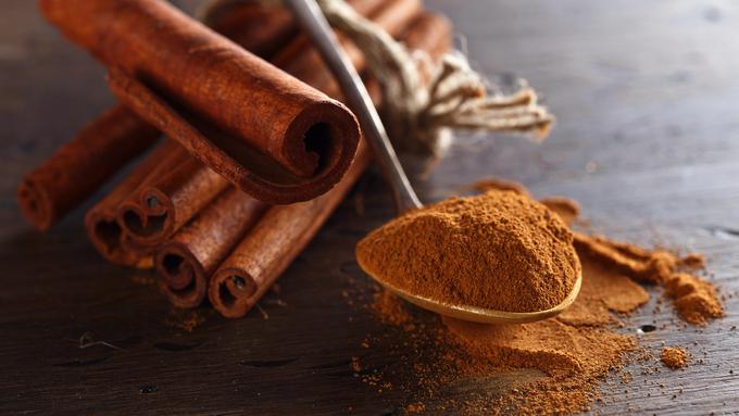 Atasi Warna Kulit Wajah Tak Merata dengan Masker Cinnamon 