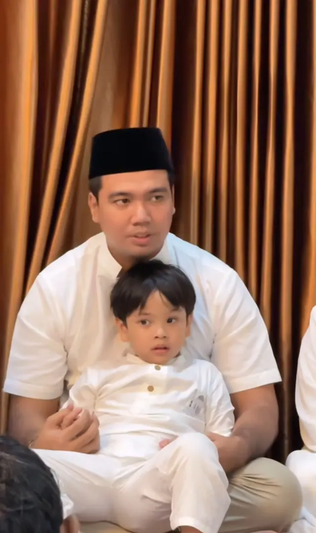 7 Potret pengajian Frans Faisal jelang menikah, meski tajir, digelar sederhana, panen pujian