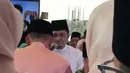 Pernikahan mereka pun kini dinyatakan sah secara agama Islam. Doa dan pujian pun langsung mengalir di ruangan tersebut. Menurut akun officialhlive, pernikahan keduanya berlangsung sekitar pukul 6.57 petang waktu Malaysia. (Instagram/melly_goeslaw)