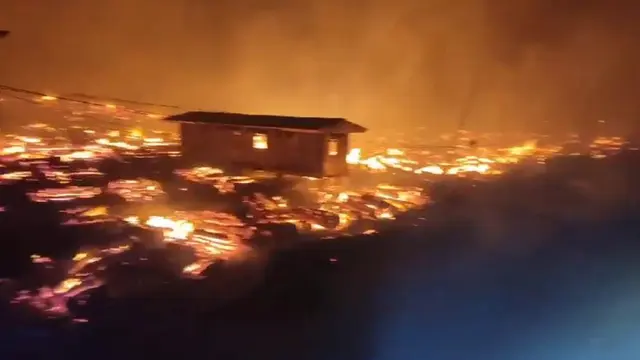 Suasana kebakaran di lahan pertamina kilang minyak Tuban. (Istimewa)