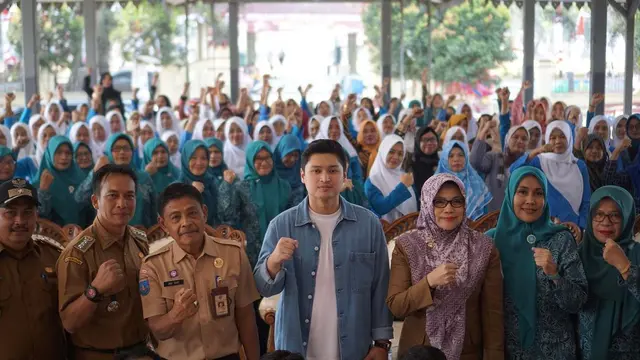 6 Gaya Kasual-Formal Rizky Natakusumah Calon Suami Beby Tsabina yang Ternyata Anggota DPR