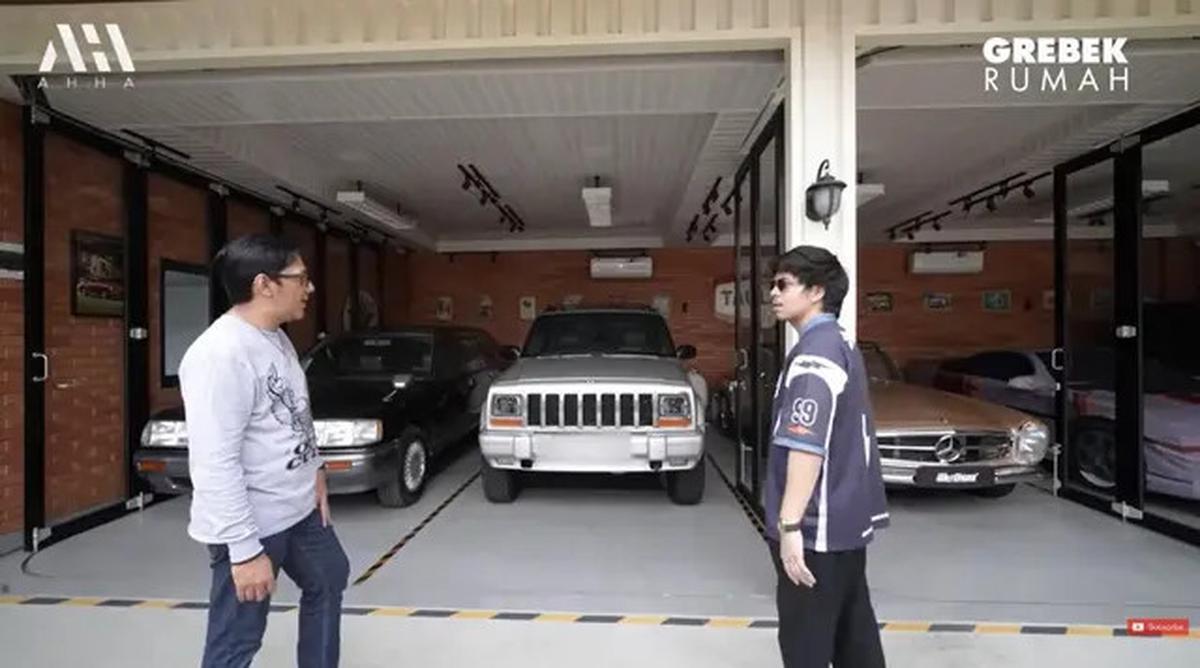 Potret Garasi Rumah Andre Taulany di Bintaro, Penuh Koleksi Kendaraan yang Bikin Kagum