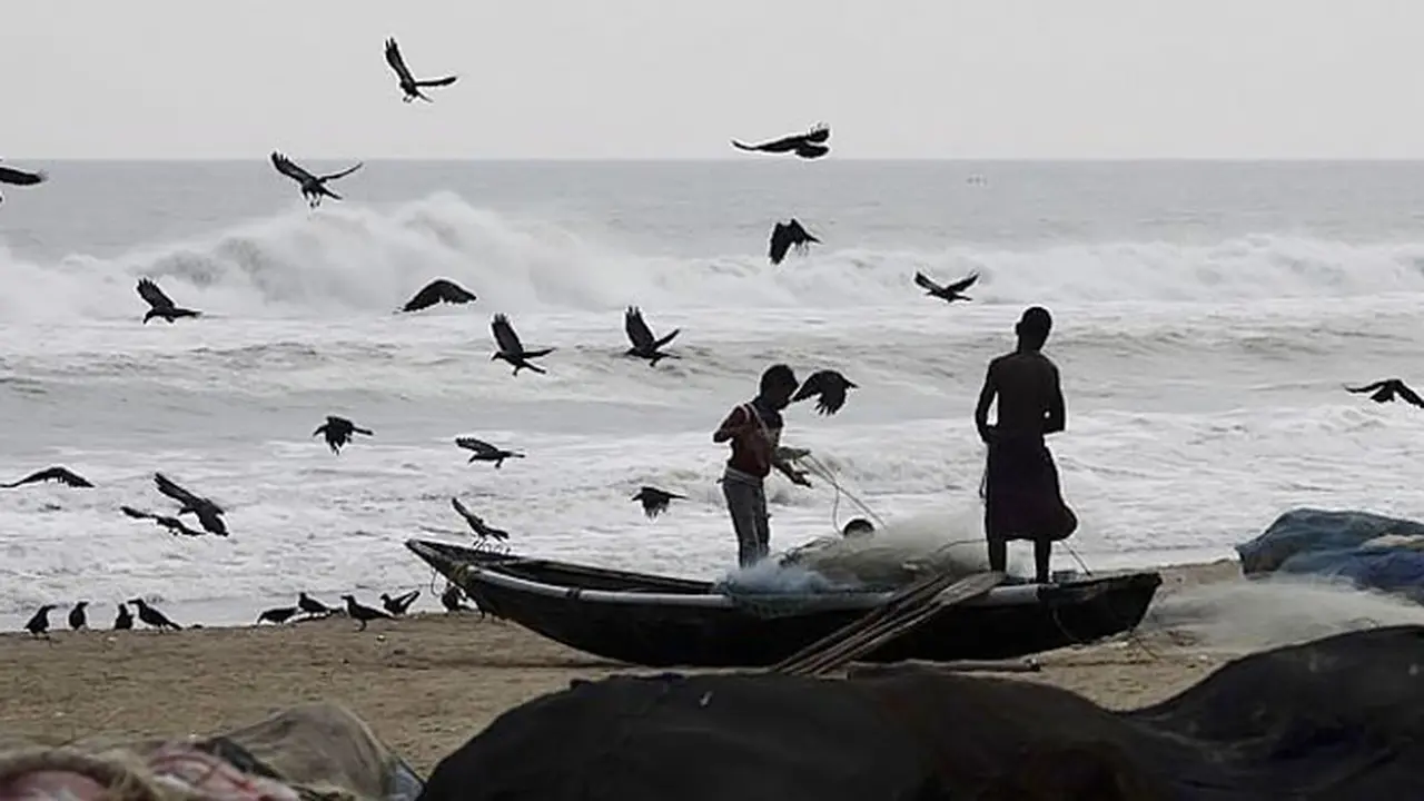 topan-phailin-131012b.jpg