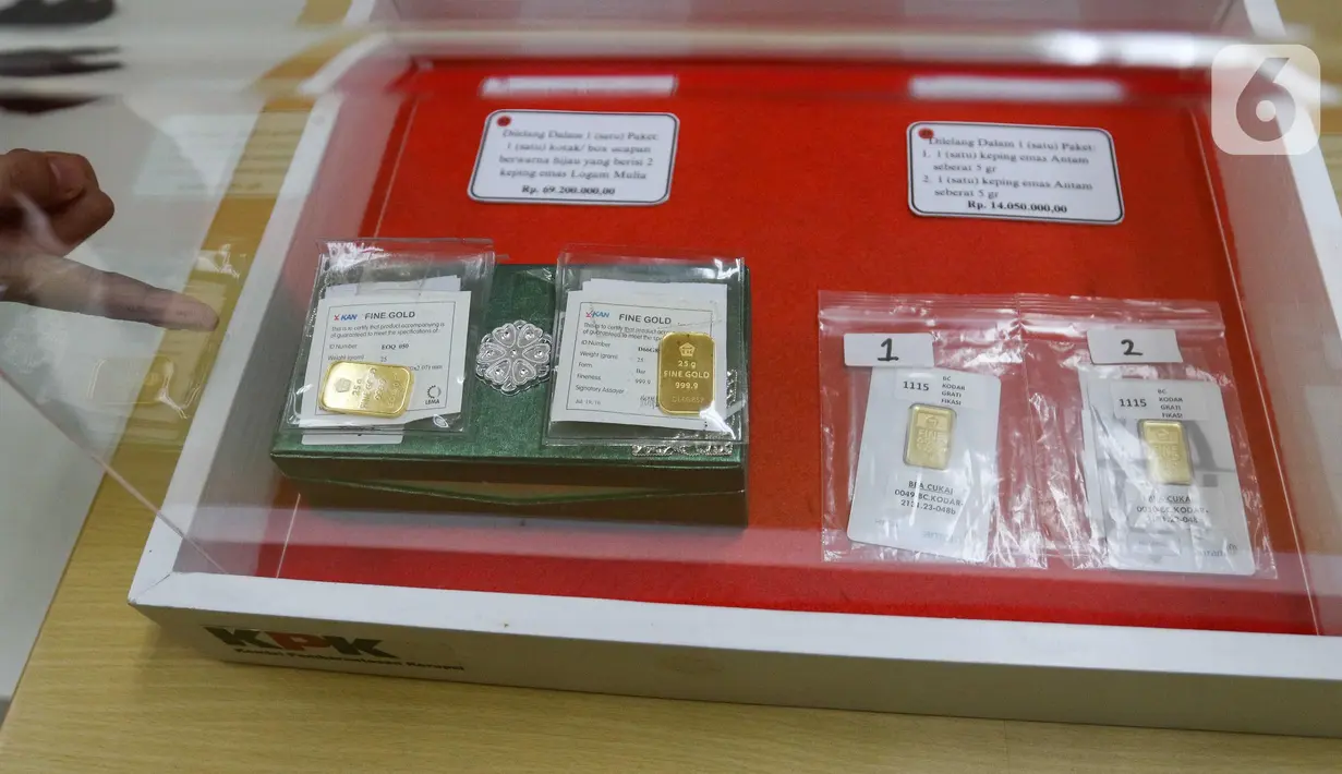 Sebagian barang hasil rampasan perkara korupsi ini merupakan yang tidak diminati dalam lelang KPK sebelumnya. Ada 203 barang hasil rampasan perkara korupsi yang sudah berkekuatan hukum tetap yang akan dilelang KPK kali ini. (Liputan6.com/Herman Zakharia)