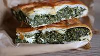 How to make spanakopita at home. (Photo: Valeria Boltneva/Pexels)