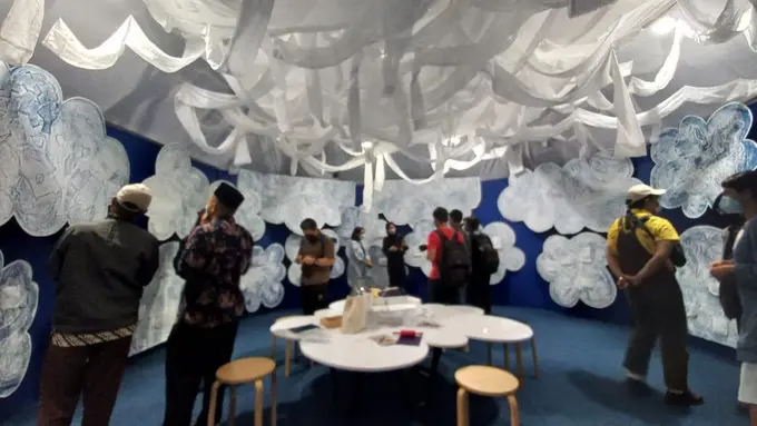 Kembara Biru, Mengenalkan Kembali Aktivitas Fisik pada Anak dengan Kreasi Kertas Karbon di Museum MACAN