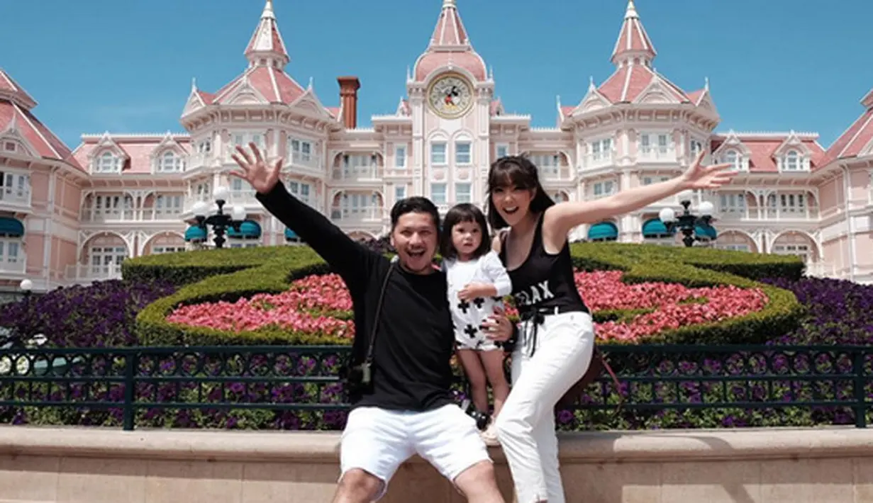 Kini, ia mengaku telah melunasi tunggakan pajak mobil mewahnya. Karena kesibukannya menjalani syuting membuatnya lupa membayar pajak. Ayah Gempita itu mengaku tidak memiliki niat untuk tidak membayar pajak. (Instagram/gadiiing)