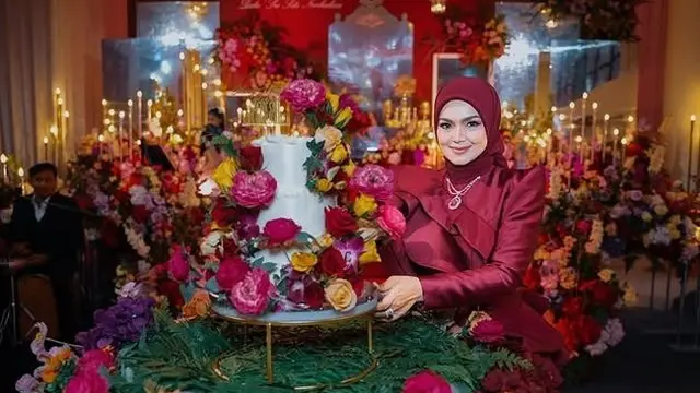 Transformasi Siti Nurhaliza saat Muda hingga Sekarang. (instagram/ctdk)