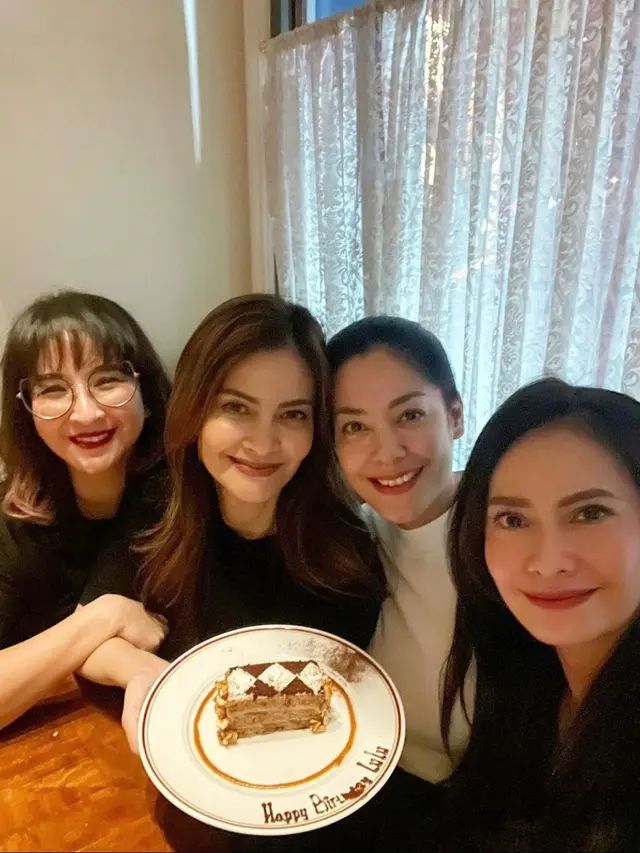 Potret Geng Mama Cantik Awet Muda (Instagram/@lutob)