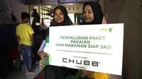 Chubb Life Kirim Makanan dan Pakaian untuk Korban Banjir Bandang