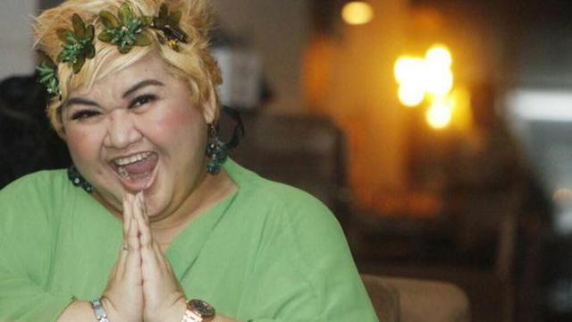 5 Gaya Fashion Nyentrik Pretty Asmara, Berani Coba?