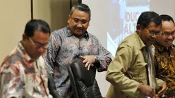 Menteri Desa PDT, Eko Putro Sandjojo (kedua kiri) saat menghadiri bedah buku di Jakarta, (28/7) Diskusi bedah buku karya Fary Djemy Francis membahas  Duc In Altum (bertolak ke tempat yang lebih dalam). (Liputan6.com/Johan Tallo)