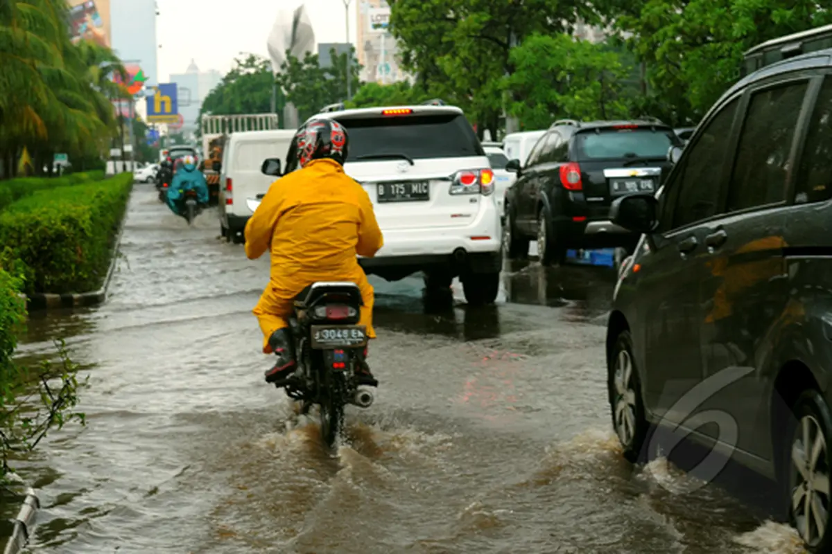 Penampakan Kelapa Gading Usai Diterjang Banjir